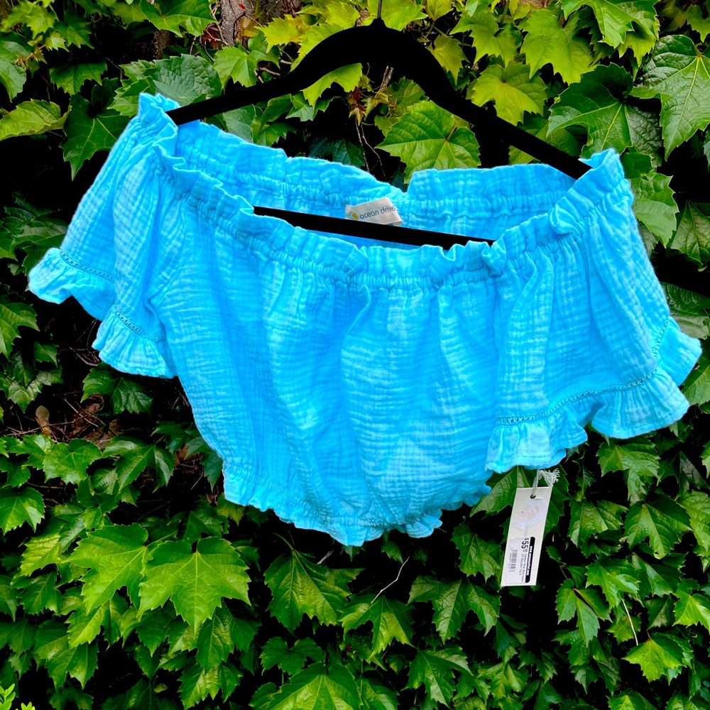 BRAND NEW WITH TAGS OCEAN SURFARI TOP
